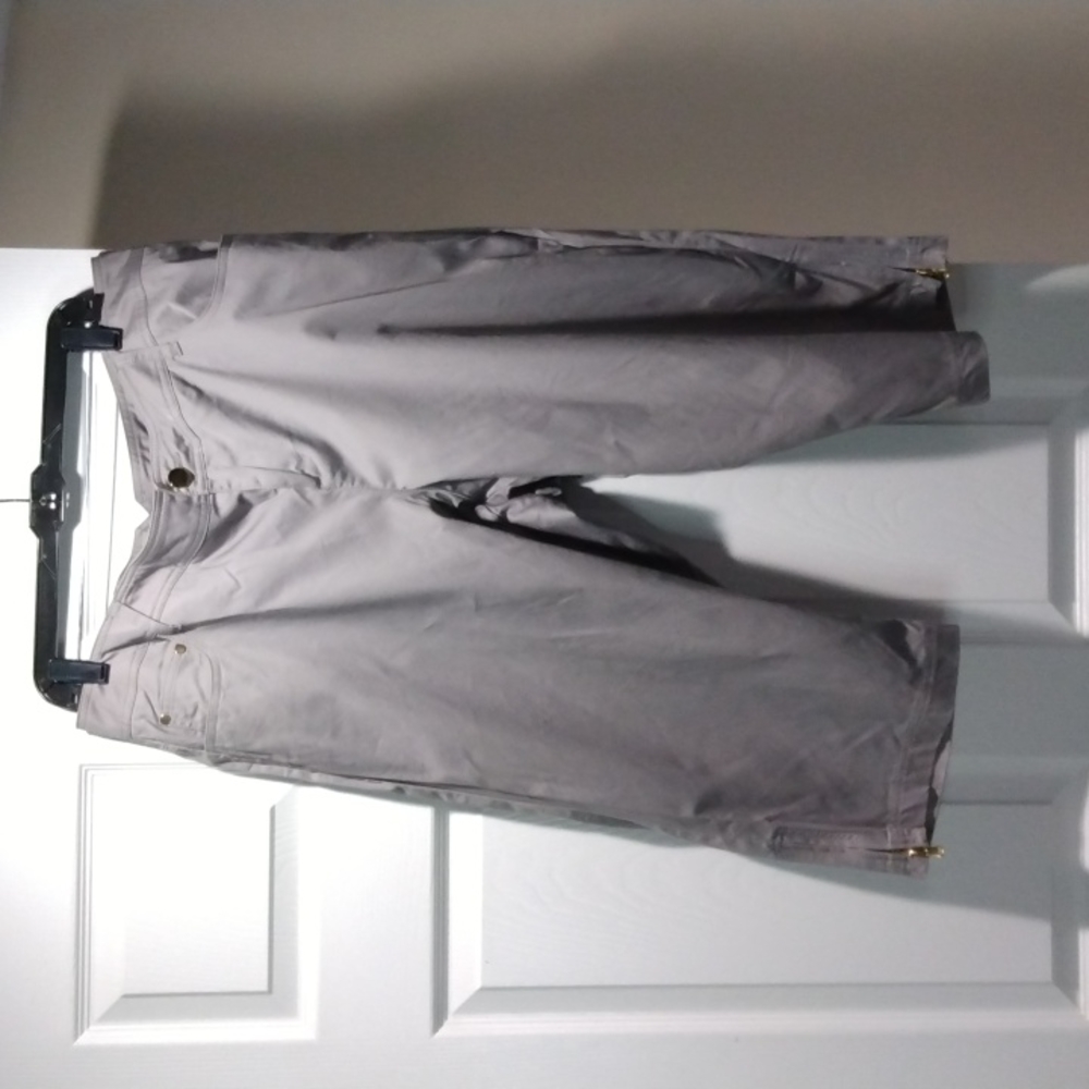 Gray Capris pants size 18 by Lane Bryant